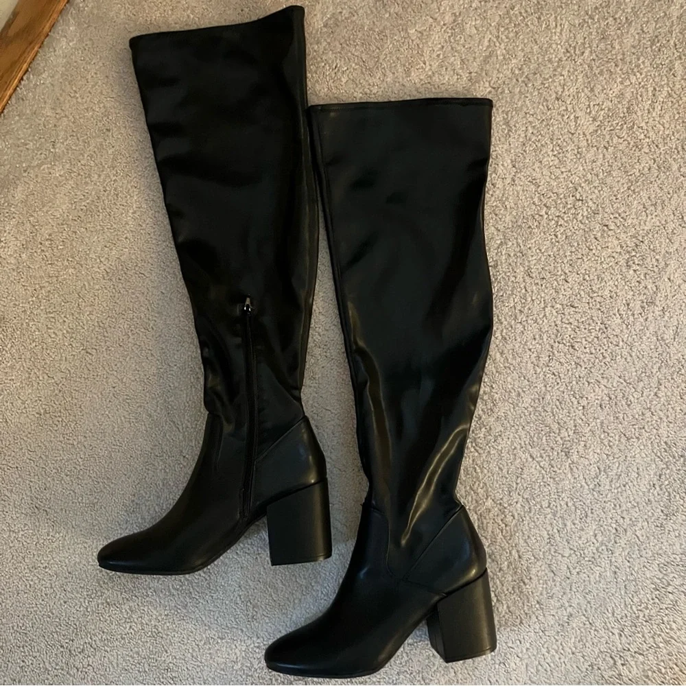 BAR III Gabrie Over-The-Knee Faux Leather Boots in Black Smooth 9.5 NIB